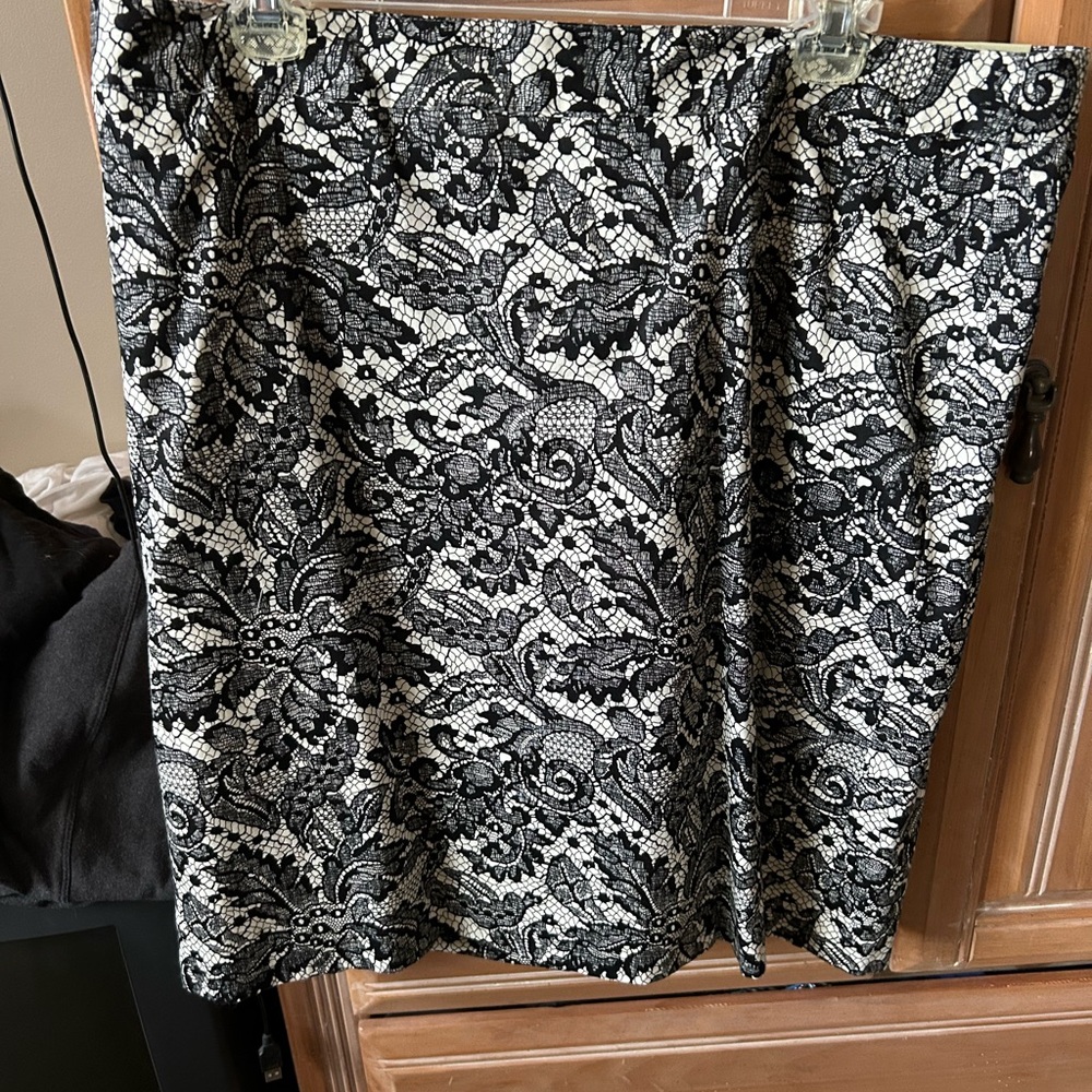 Van Heusen Black and White Floral Lace Pencil Skirt